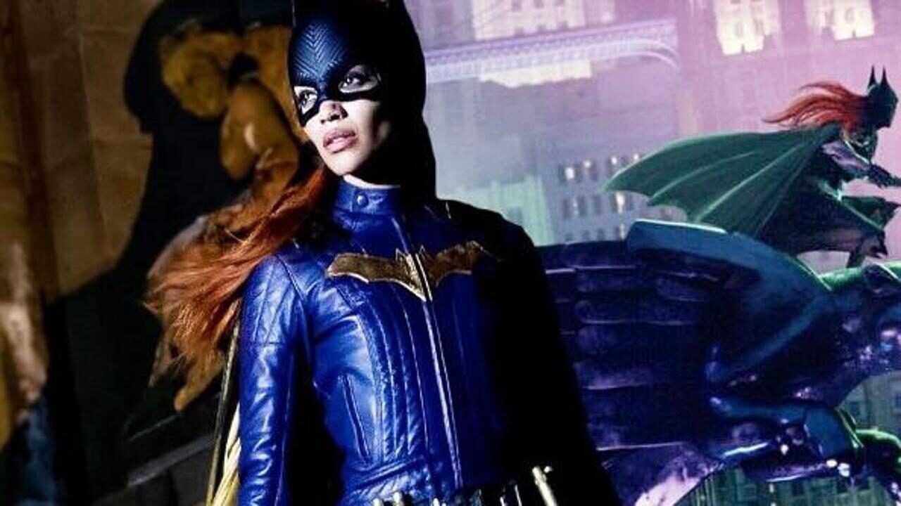 Batgirl, Leslie Grace rivela il costume e il dietro le quinte del film cancellato [VIDEO]