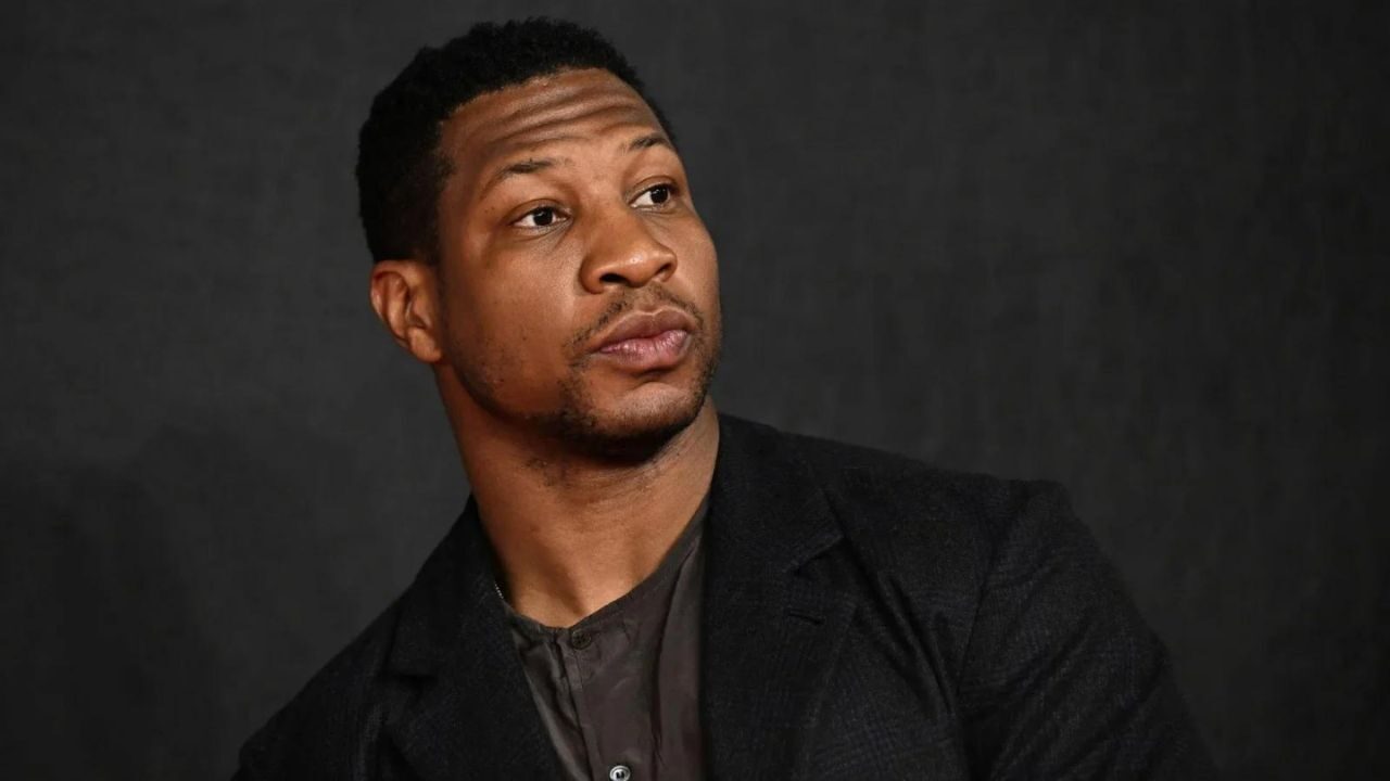 Jonathan Majors licenziato ufficialmente dalla Disney