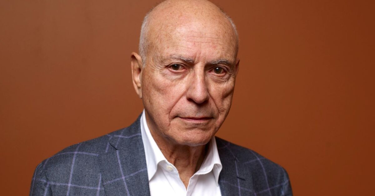 Alan Arkin, Michael Douglas, Anne Hathaway and other movie stars paid tribute to the late actor
