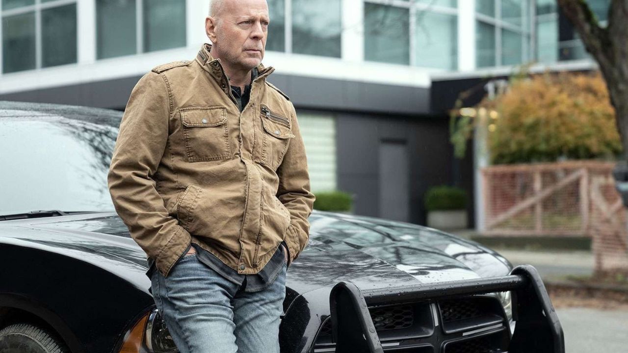 Bruce Willis stringe nipotina tra le braccia - Cinematographe.it