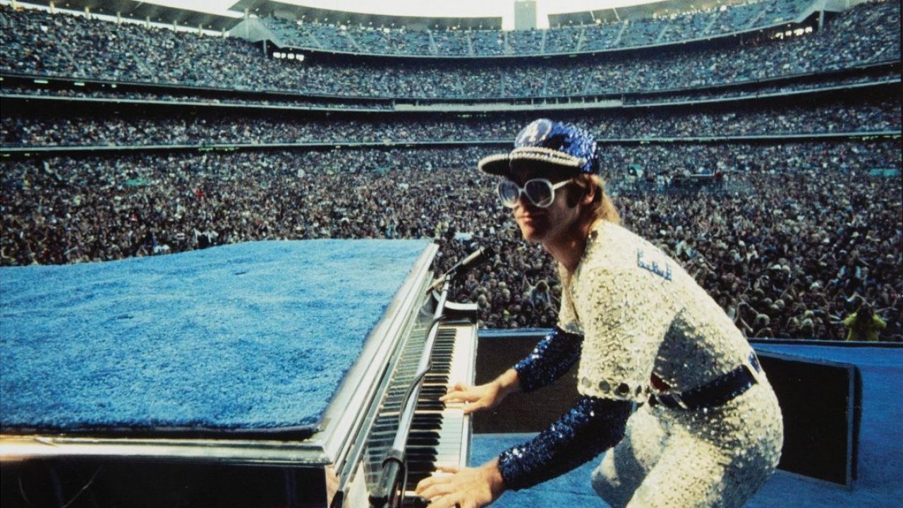 Elton John e l’addio definitivo ai concerti: “è stata la mia linfa vitale suonare per voi”