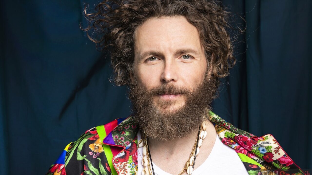 Jovanotti rassicura i fan dopo l’incidente e l’intervento chirurgico: “Il vostro affetto è un antidolorifico magico”