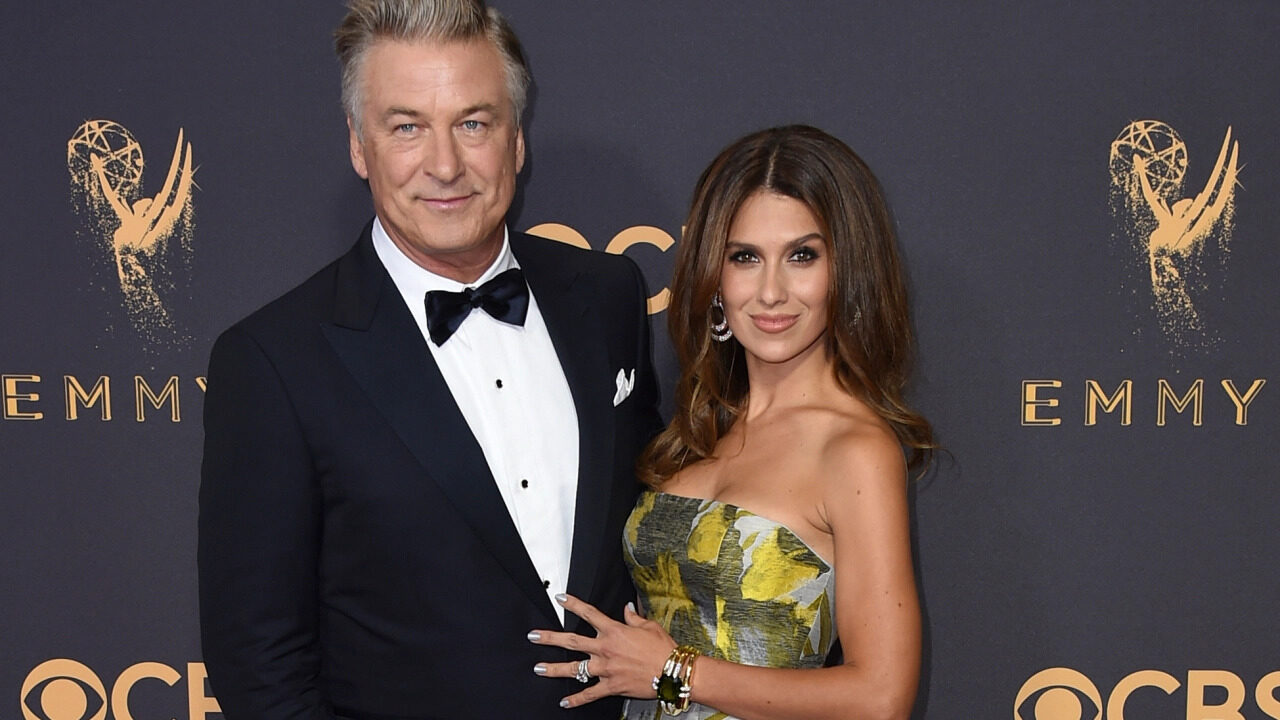 Hilaria Baldwin fa gli auguri ad Alec Baldwin per il loro undicesimo anniversario di matrimonio suggerendo l’arrivo di altri figli!