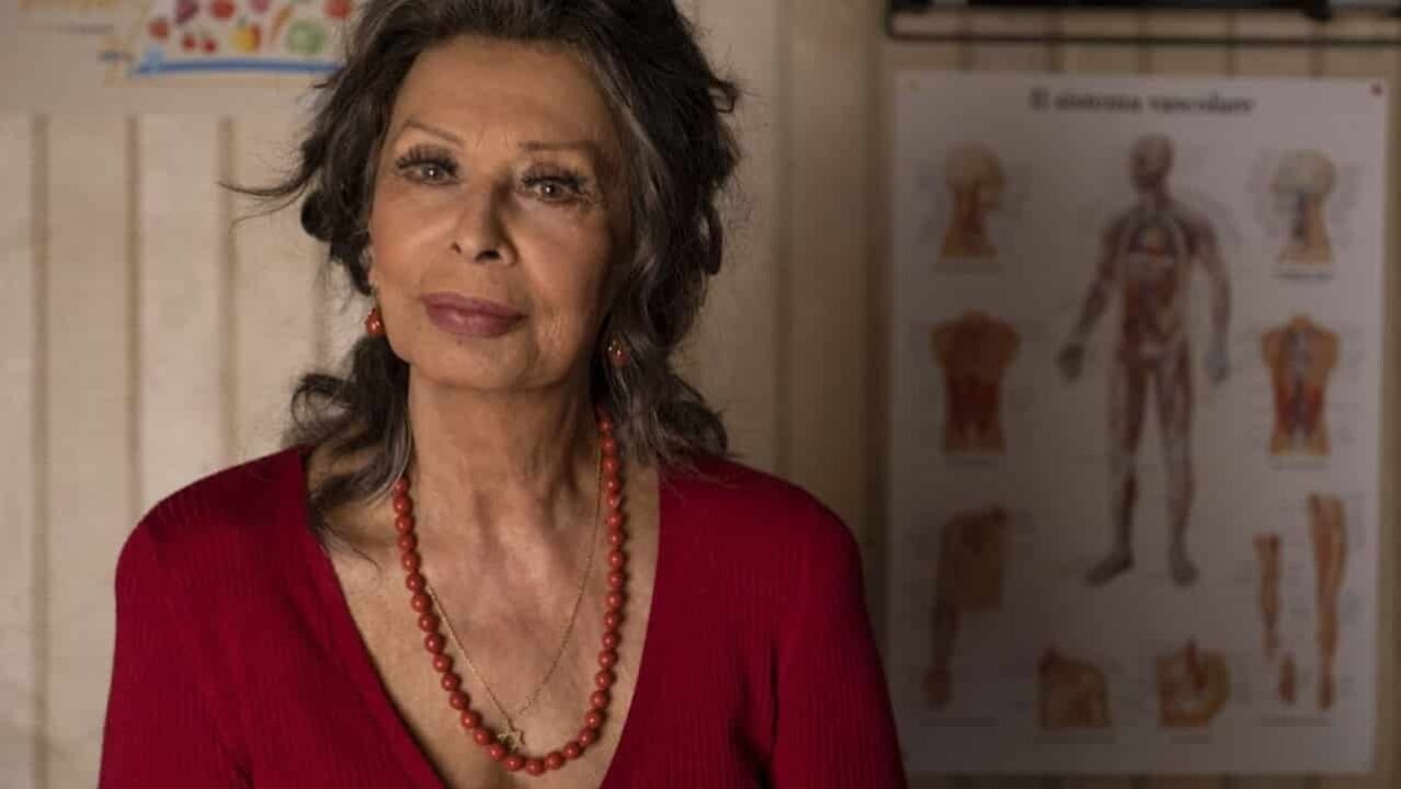 Come sta Sophia Loren dopo la brutta caduta in casa e l’operazione chirurgica? L’attrice aggiorna personalmente i fan