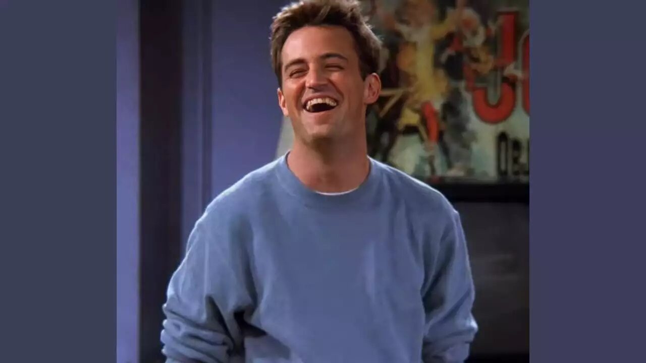 Matthew Perry e quel “mistero” del dito mozzato: le cause della menomazione e i risvolti in Friends