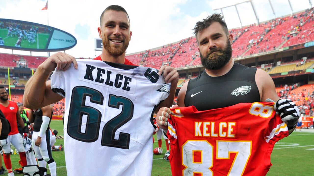 Travis Kelce e il mancato inserimento fra gli uomini più sexy del 2023: il fratello Jason rivela il perché