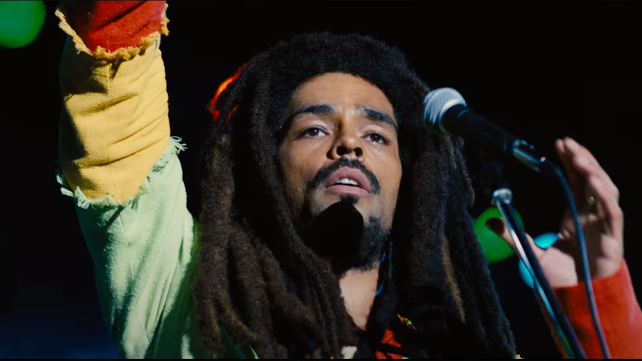 Bob Marley – One Love, Mario Adinolfi contro il biopic: “Andrebbe vietato ai minori, troppe canne”