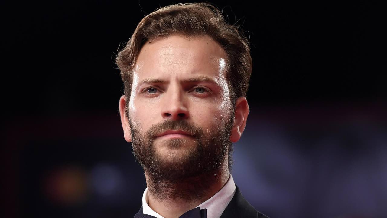 The Captive: Alessandro Borghi è un corsaro ottomano con l’eyeliner nelle prime immagini del film