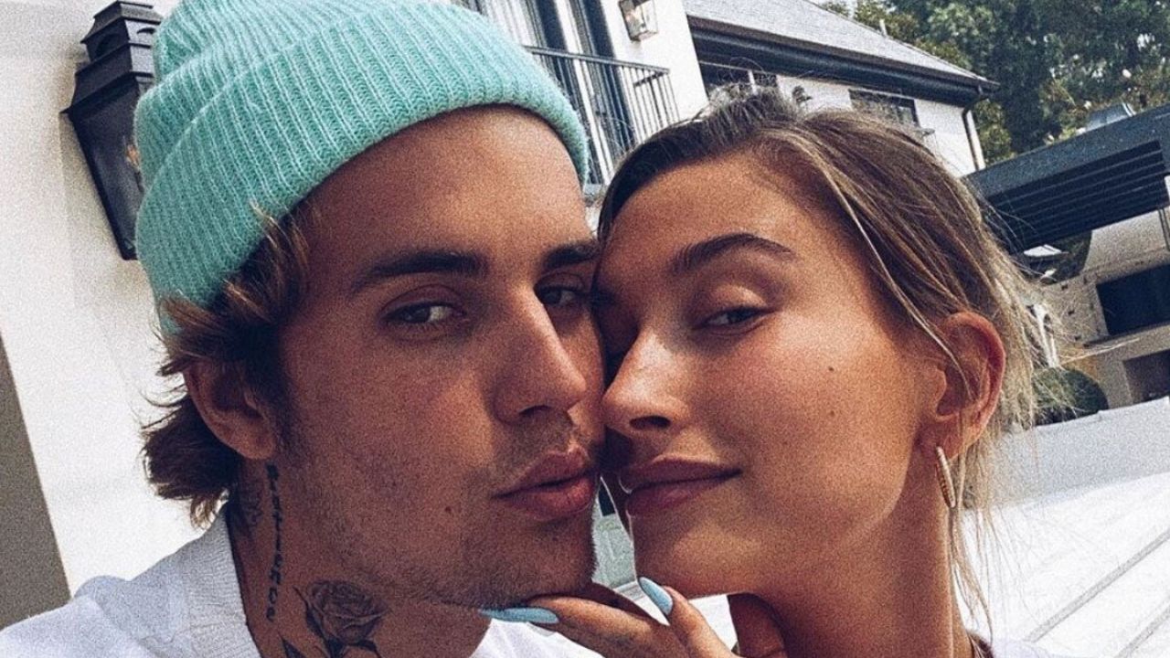 Justin Bieber e la moglie Hailey aspettano il primo figlio: l’annuncio social incanta i fan! [FOTO]