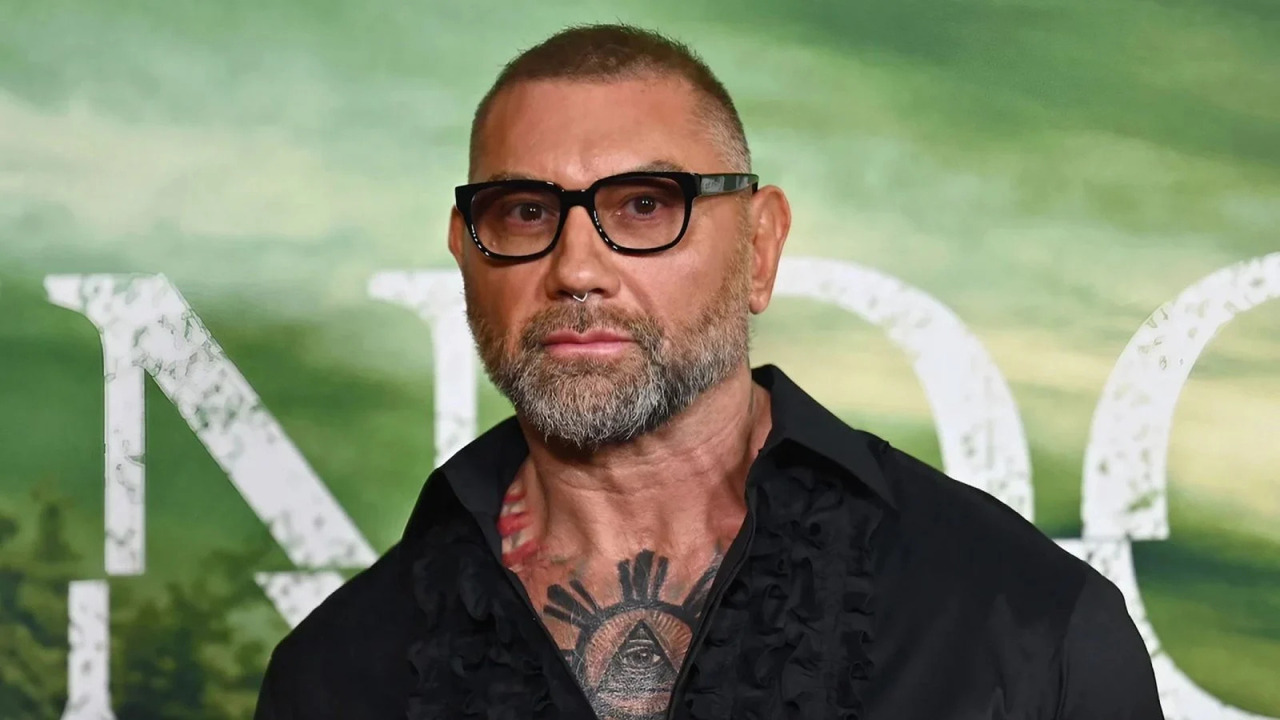 Dave Bautista irriconoscibile ai tempi del liceo: la foto dell’attore è virale!