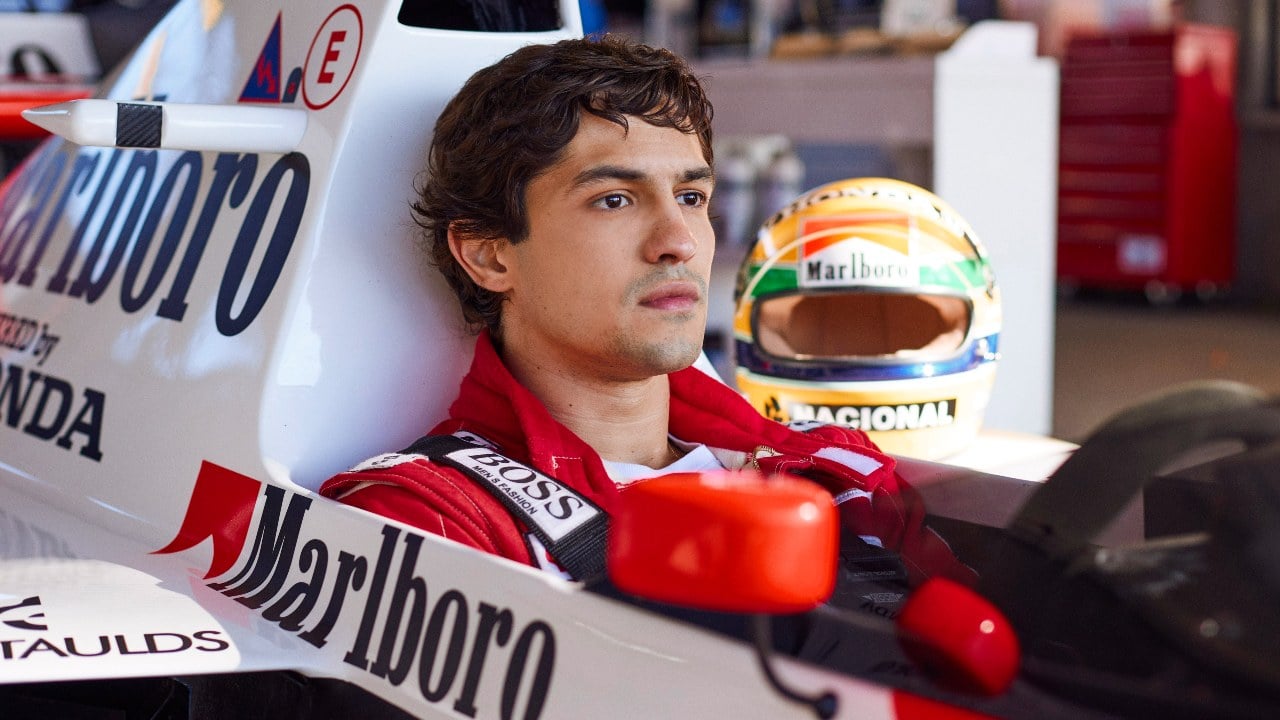 Senna: la data d’uscita, il poster e le prime immagini della serie Netflix sull’indimenticabile campione di Formula 1