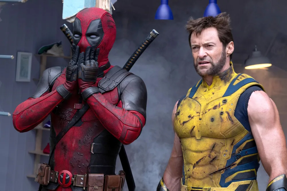 Deadpool vs Wolverine: Ryan Reynolds e Hugh Jackman si sfidano a suon di insulti nella canzone “Old and Slow” [VIDEO]