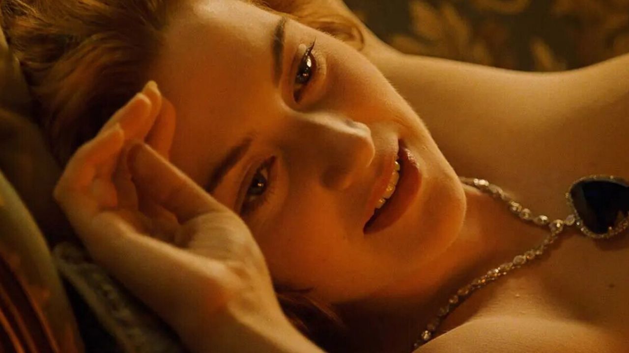 Kate Winslet e quella scena di Titanic che provocò un’ondata di grassofobia: “Non ho le tette perfette”