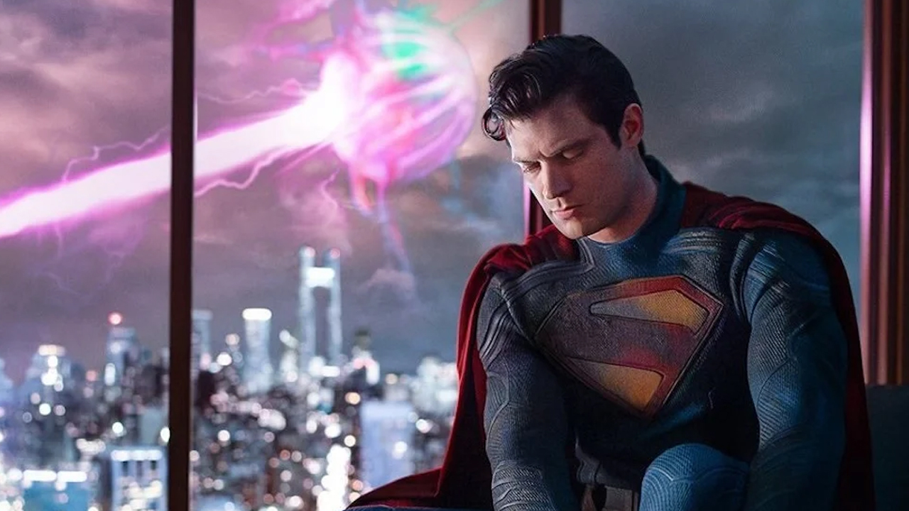 Superman: James Gunn svela il nuovo logo del film