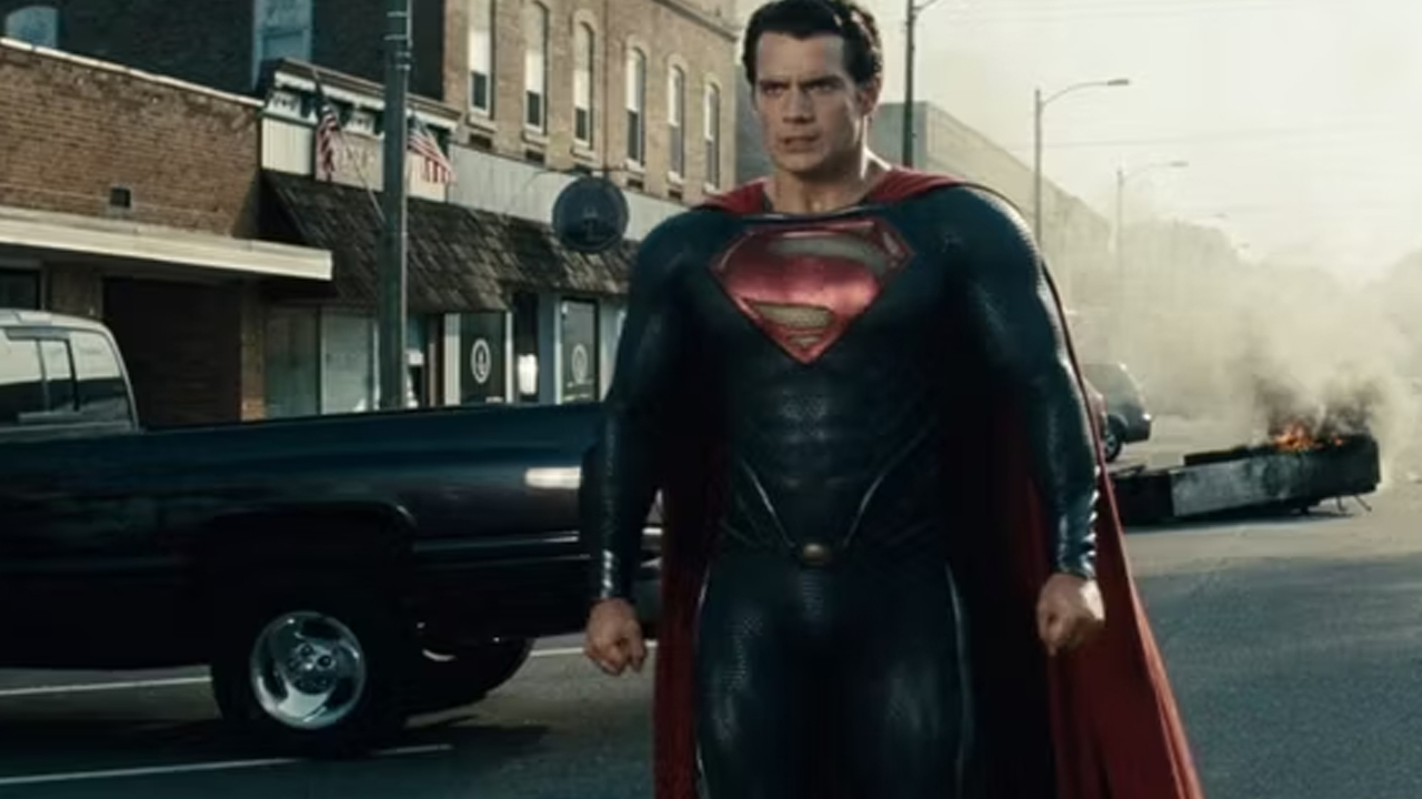 Superman: Zack Snyder condivide un’immagine inedita di Henry Cavill nei panni di Clark Kent