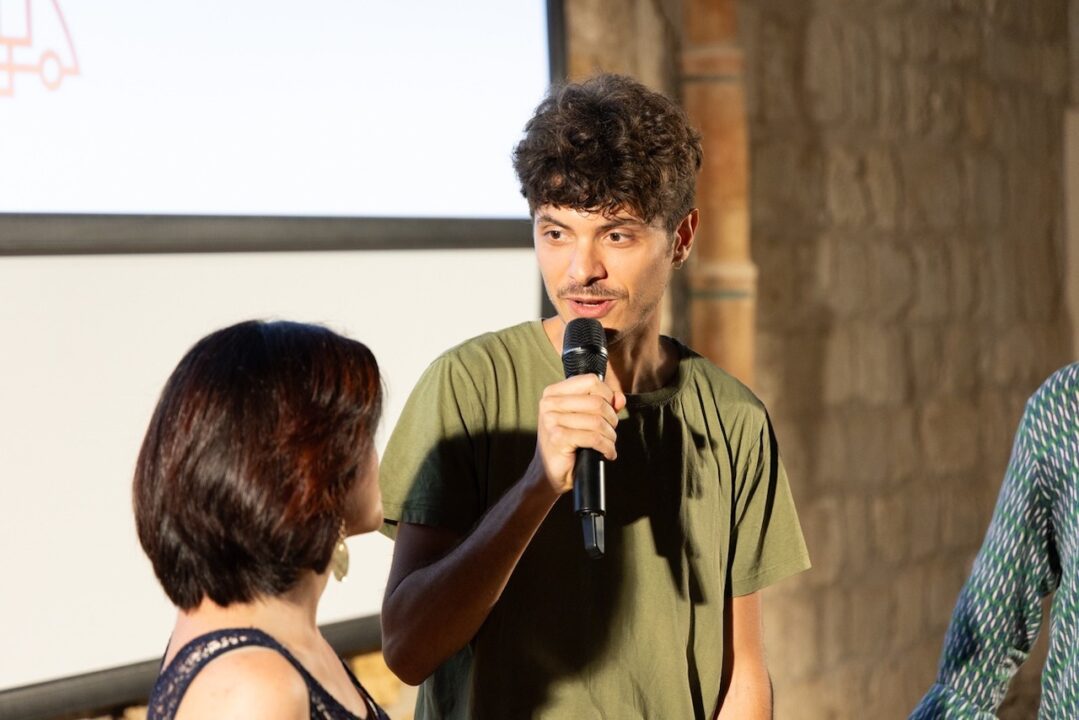 “La salute mentale è ancora un privilegio di pochi” e il pensiero al popolo palestinese: l’emozionante messaggio dei vincitori del Premio Cinematographe.it