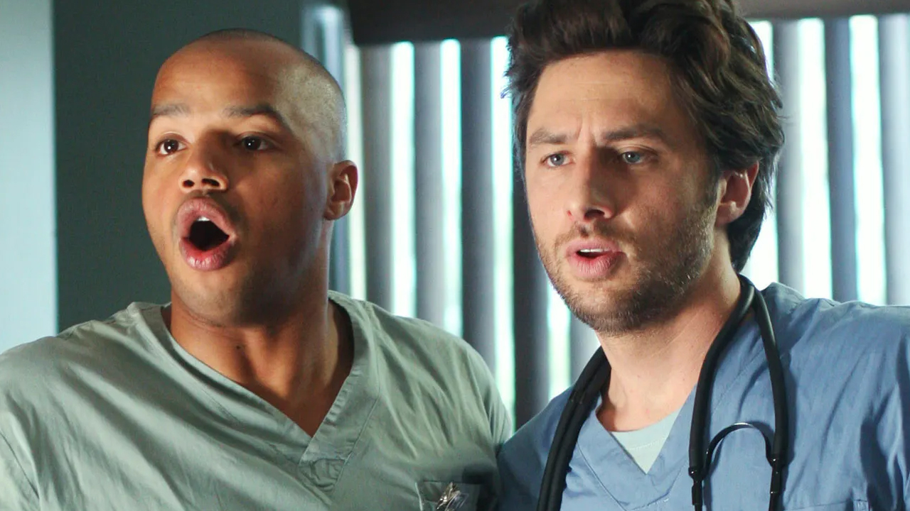 Scrubs, Zach Braff sugli orari “folli” di lavoro sul set: “Non lo rifarei”