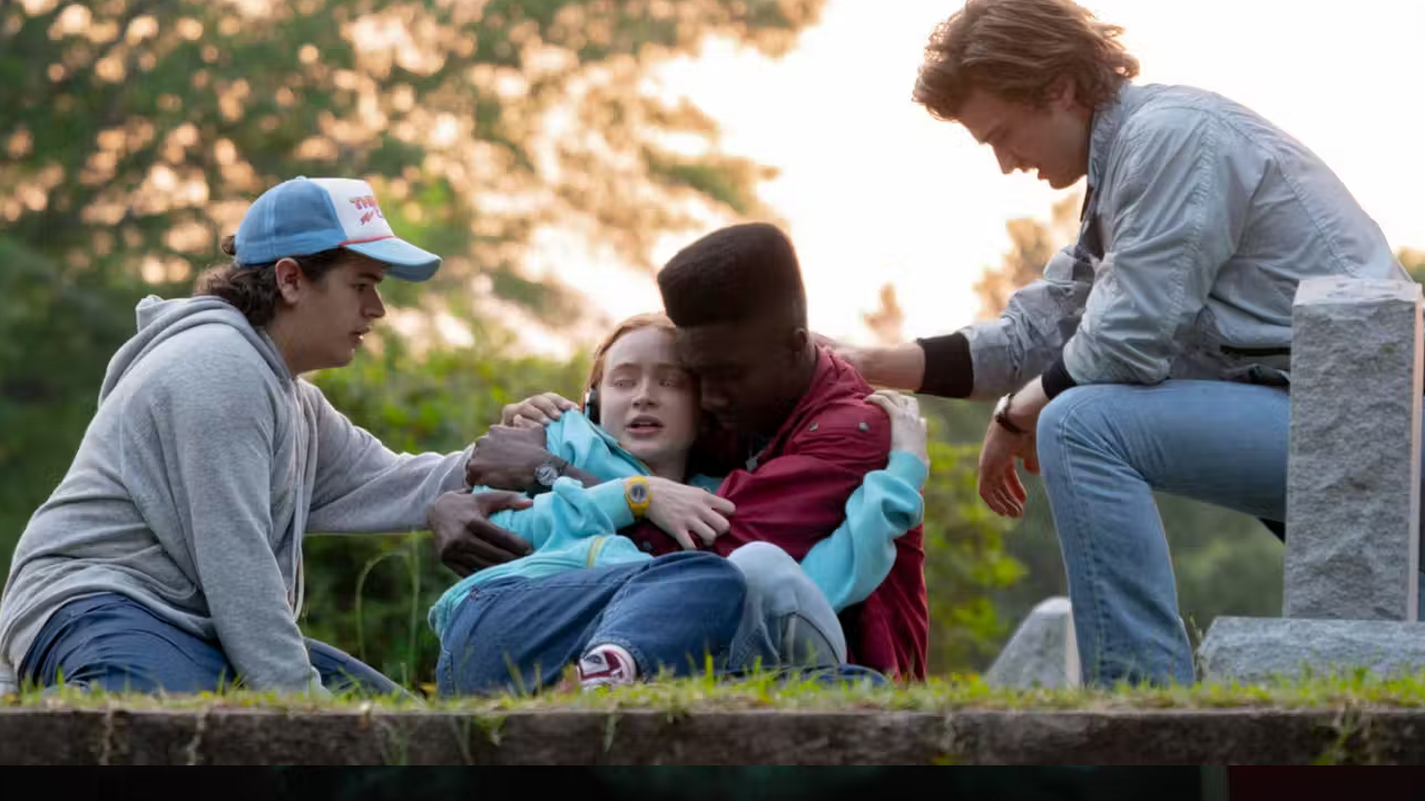 Stranger Things: le nuove foto dal set mostrano il ritorno di Lucas nella stagione 5