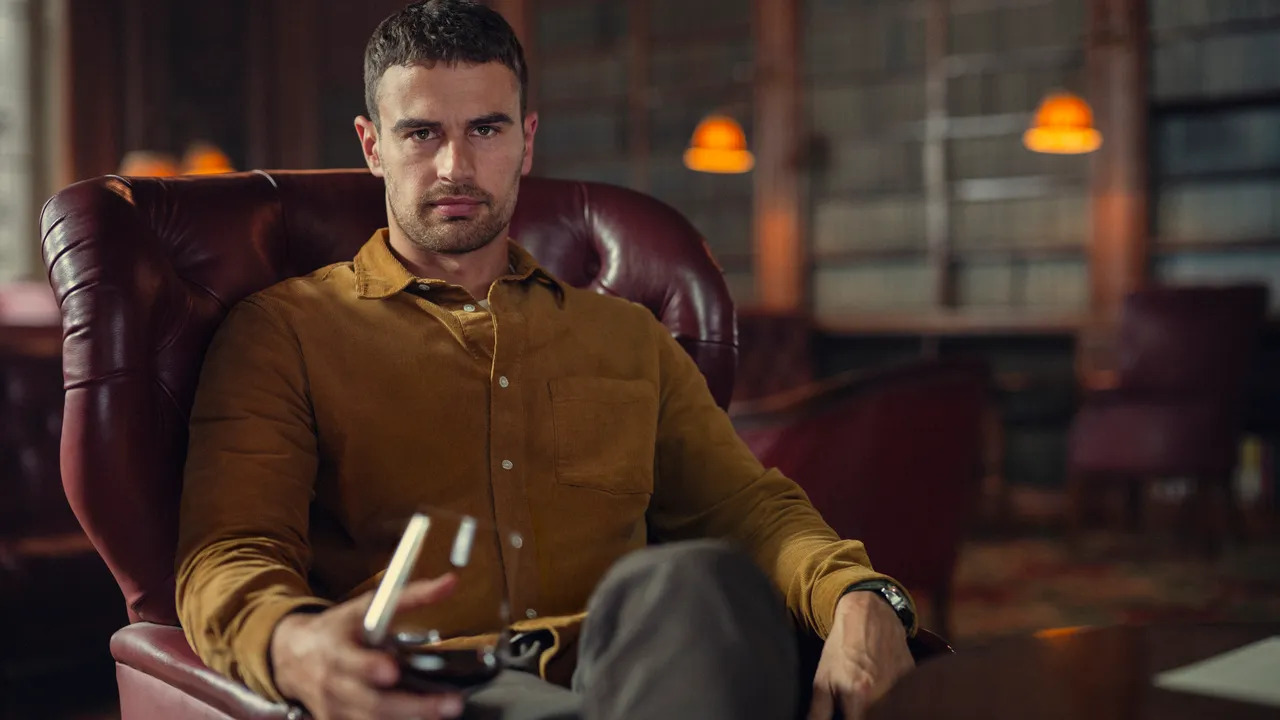 The Gentlemen: la serie Netflix con Theo James è stata rinnovata per una seconda stagione