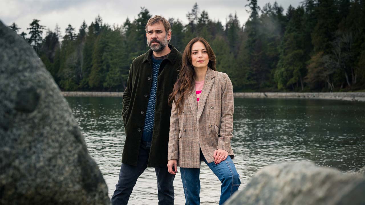 Murder in a Small Town: il trailer della serie FOX con Rossif Sutherland e Kristin Kreuk