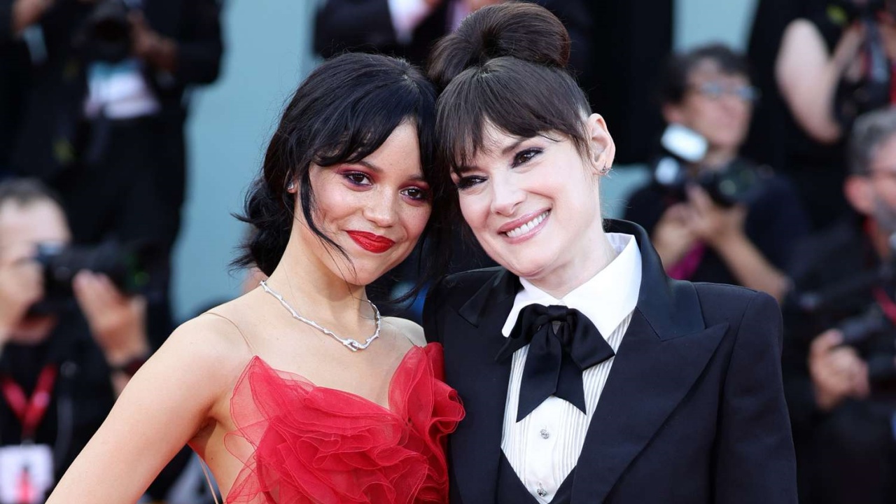 Venezia 81: Jenna Ortega difende Winona Ryder - cinematographe.it