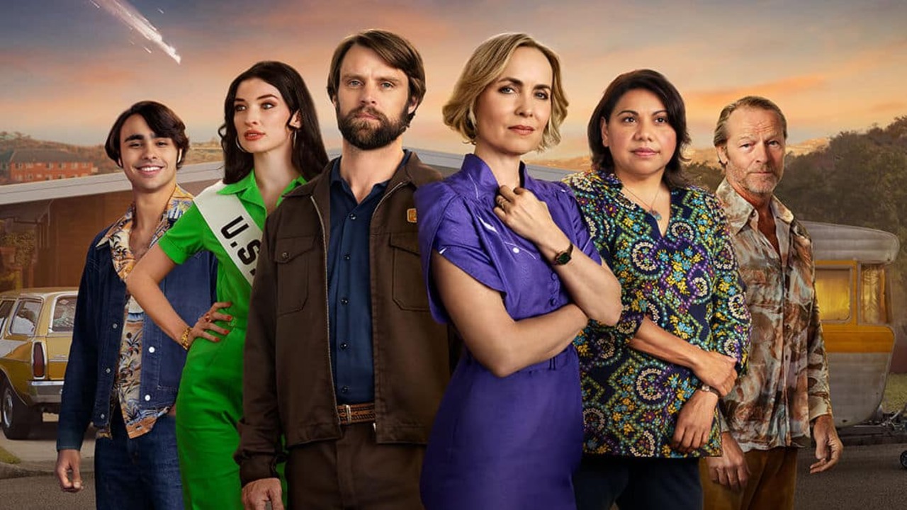 Last Days of the Space Age: il trailer della miniserie Hulu con Jesse Spencer e Rahda Mitchell