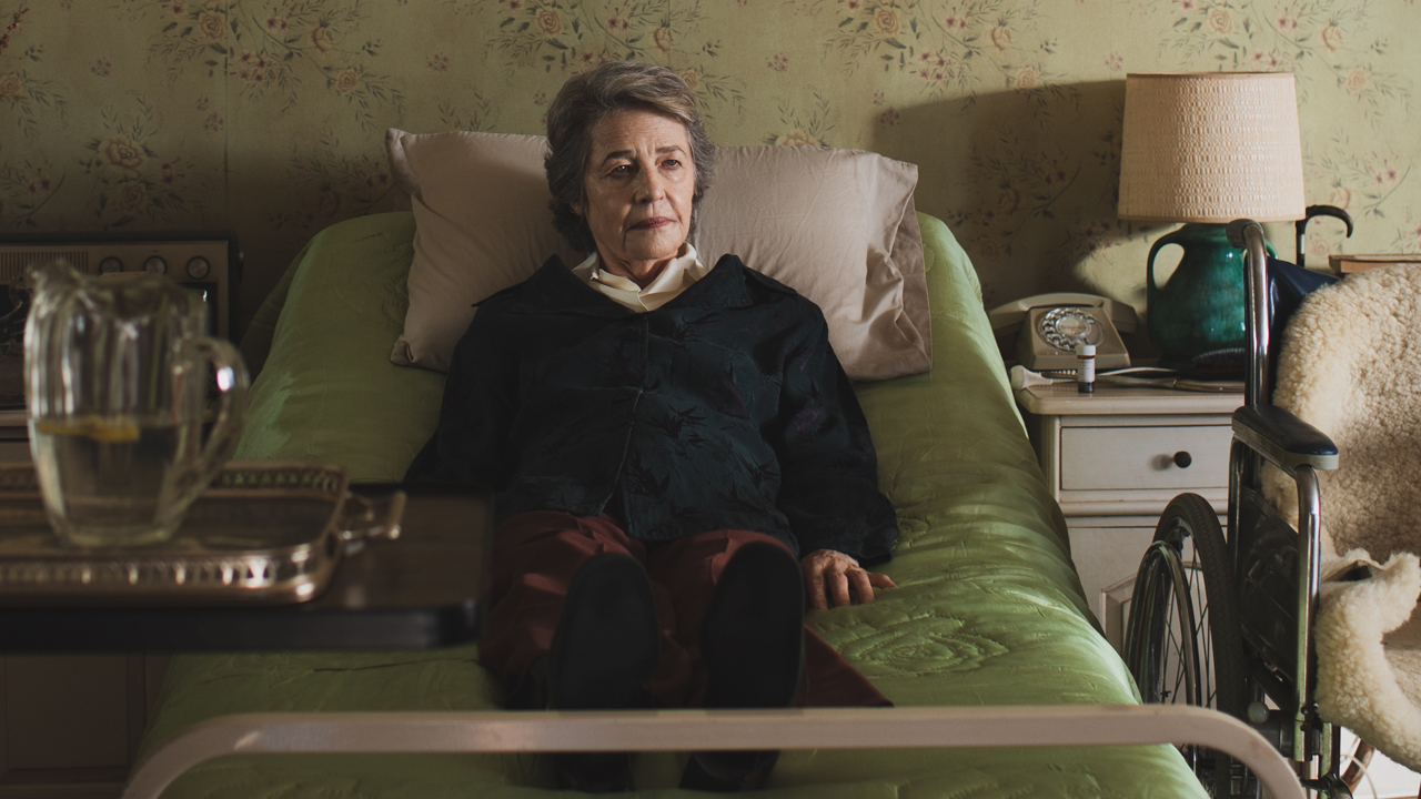 Juniper – Un bicchiere di gin: recensione del film con Charlotte Rampling