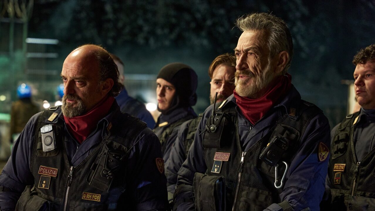 Marco Giallini e il cast su ACAB: la serie Netflix è “necessaria e urgente”