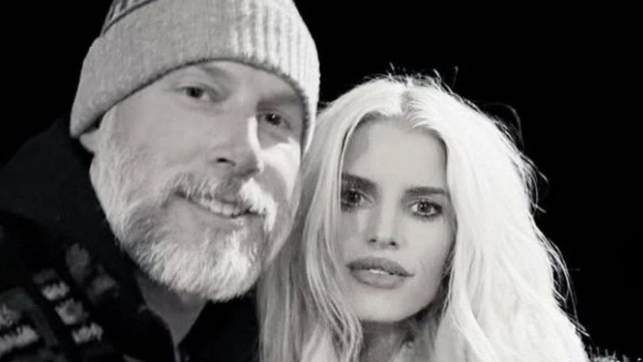 Jessica Simpson si separa da Eric Johnson dopo 10 anni di matrimonio: “è un momento molto doloroso”