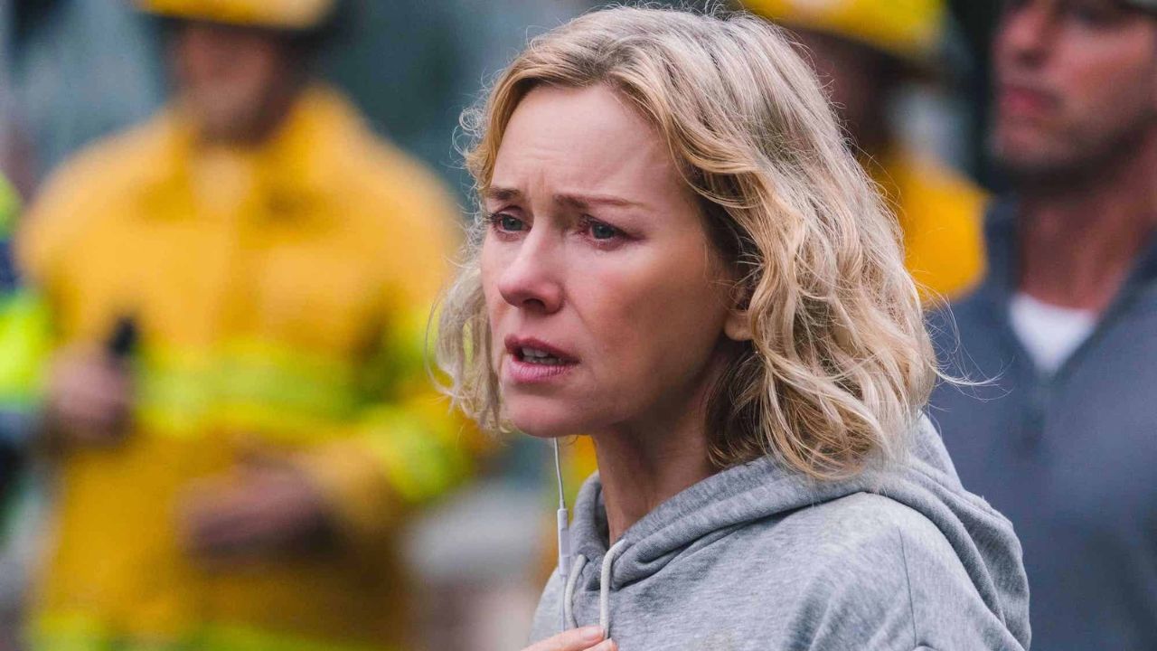 Naomi Watts racconta di come ha scoperto la menopausa precoce - Cinematographe.it