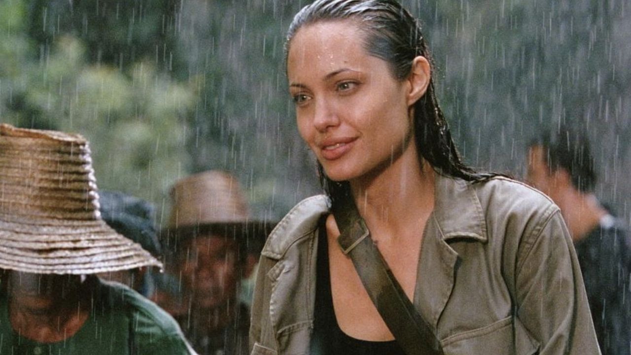 Angelina Jolie non si pente di aver venduto le prime foto delle sue gemelle - Cinematographe.it