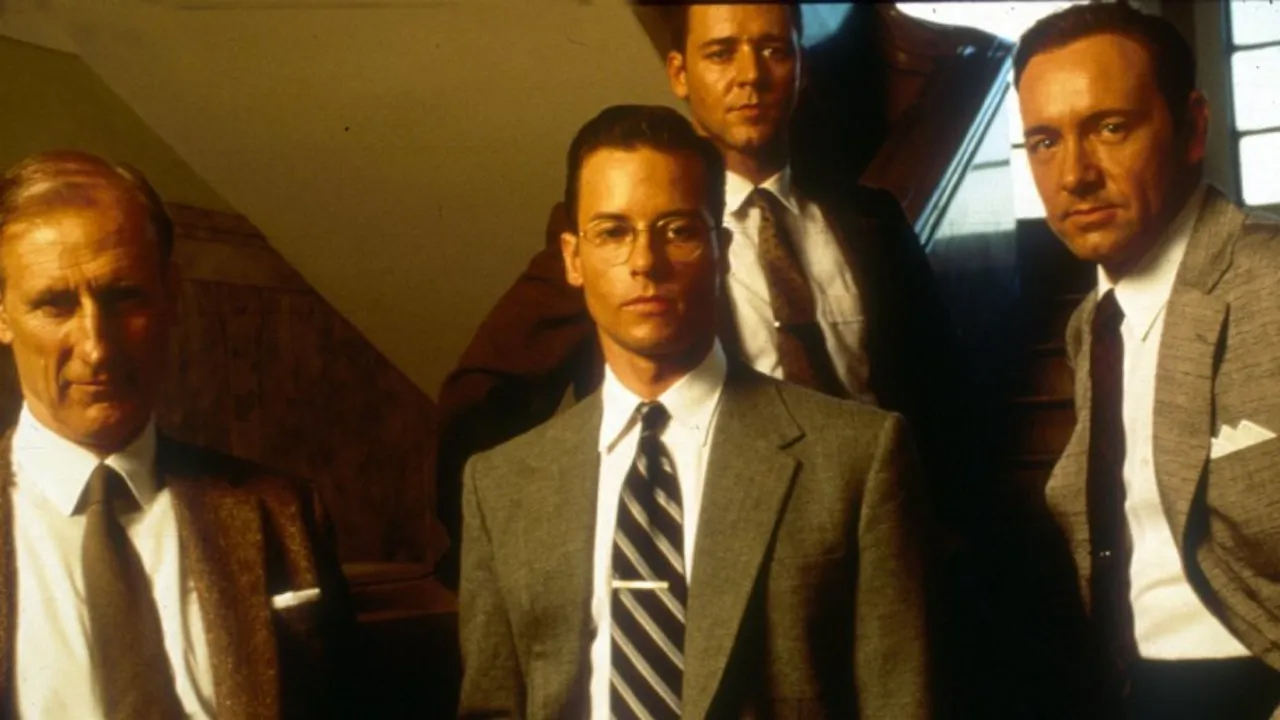 Guy Pearce si sente “soffocare” ripensando ai problemi con Kevin Spacey sul set di L.A. Confidential: “mi aveva preso di mira”