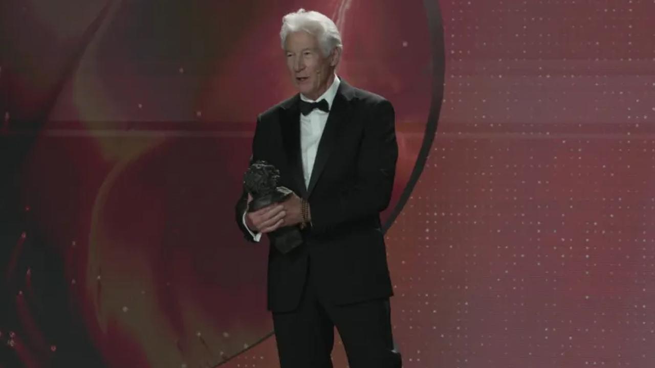 Richard Gere contro Donald Trump ai premi Goya: “Siamo in un momento molto buio della storia americana”