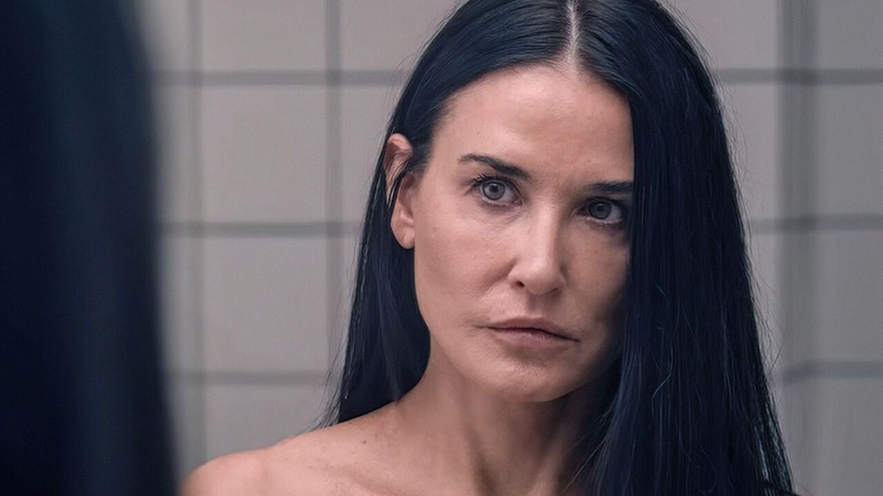 The Substance, il body horror con Demi Moore arriva in streaming: dove vederlo